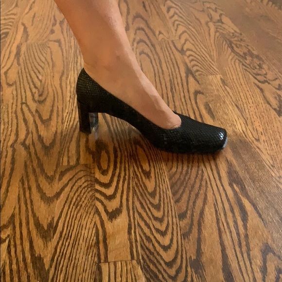 Stuart Weitzman heels - Picture 9 of 9